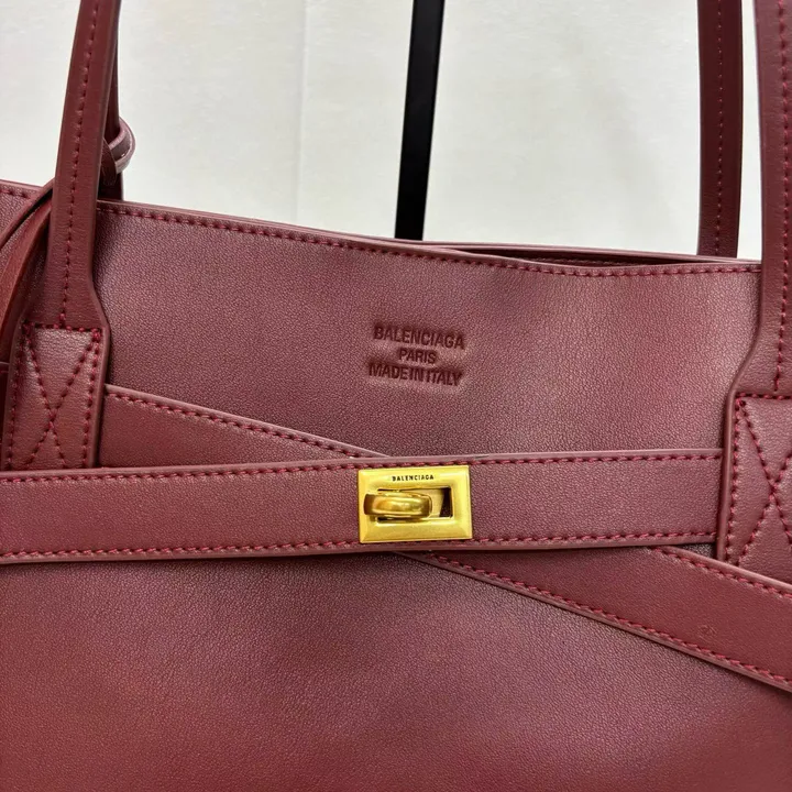 スーパーコピー バレンシアガ キーホルダー