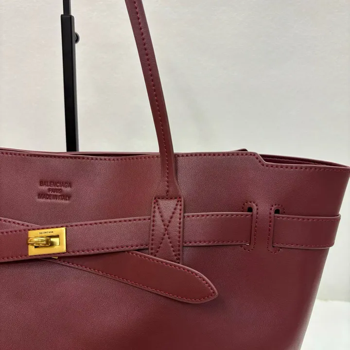 スーパーコピー バレンシアガ キーホルダー