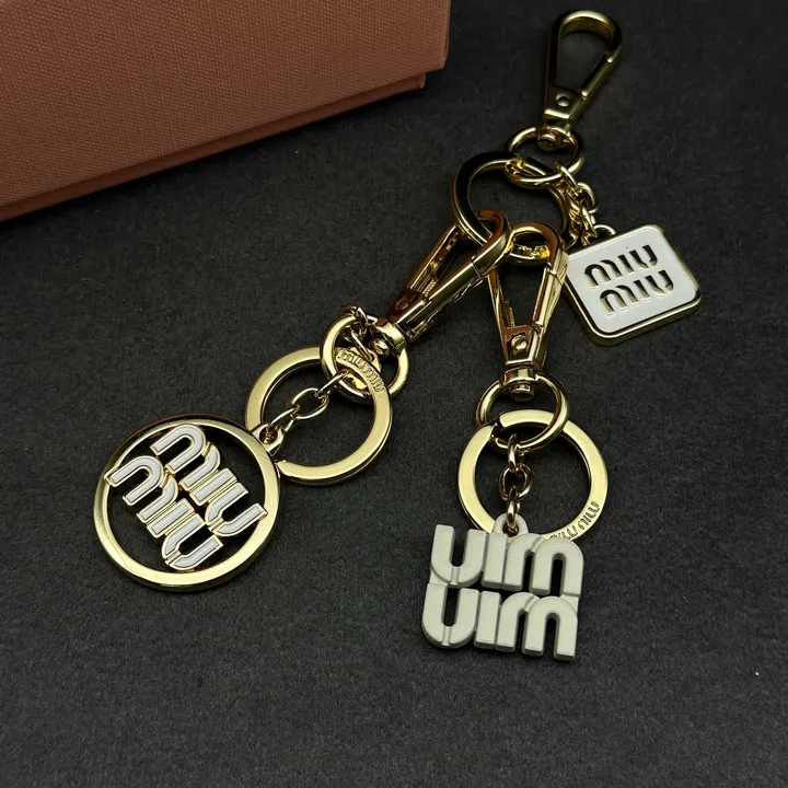 スーパーコピー ミュウミュウ キーホルダー