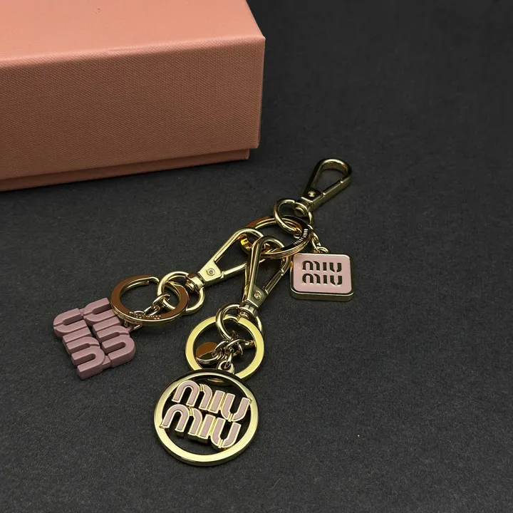スーパーコピー ミュウミュウ キーホルダー