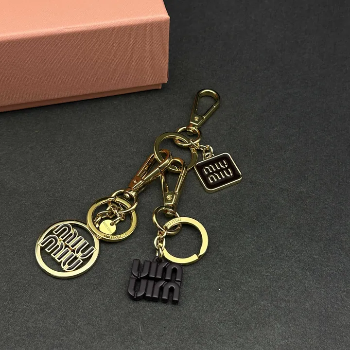 スーパーコピー ミュウミュウ キーホルダー