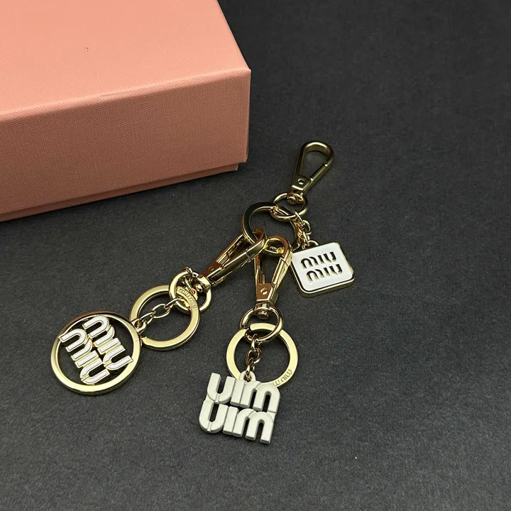 スーパーコピー ミュウミュウ キーホルダー