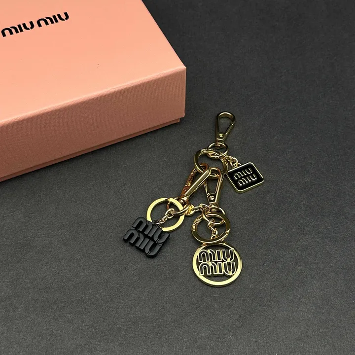 スーパーコピー ミュウミュウ キーホルダー
