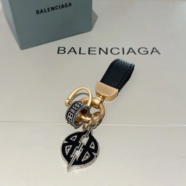 スーパーコピー バレンシアガ キーホルダー
