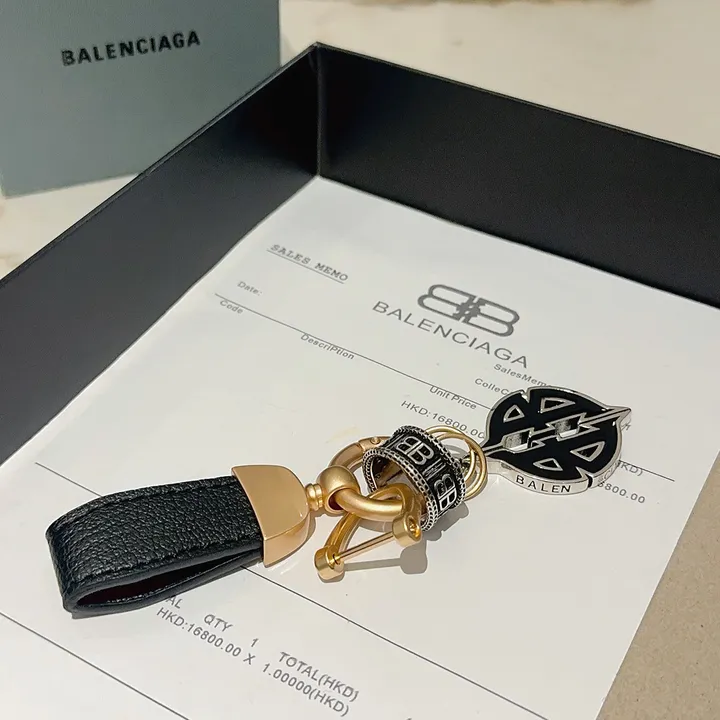 スーパーコピー バレンシアガ キーホルダー