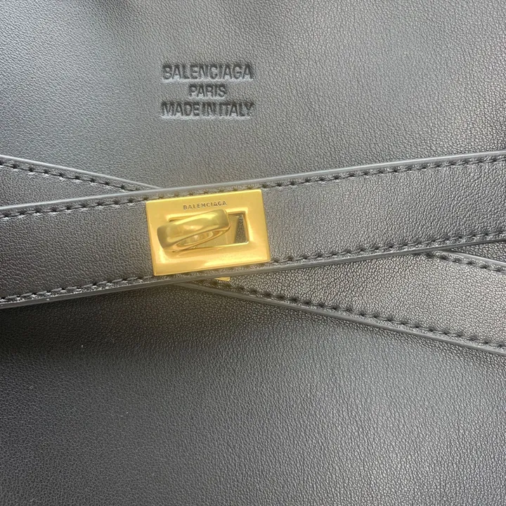 スーパーコピー バレンシアガ キーホルダー