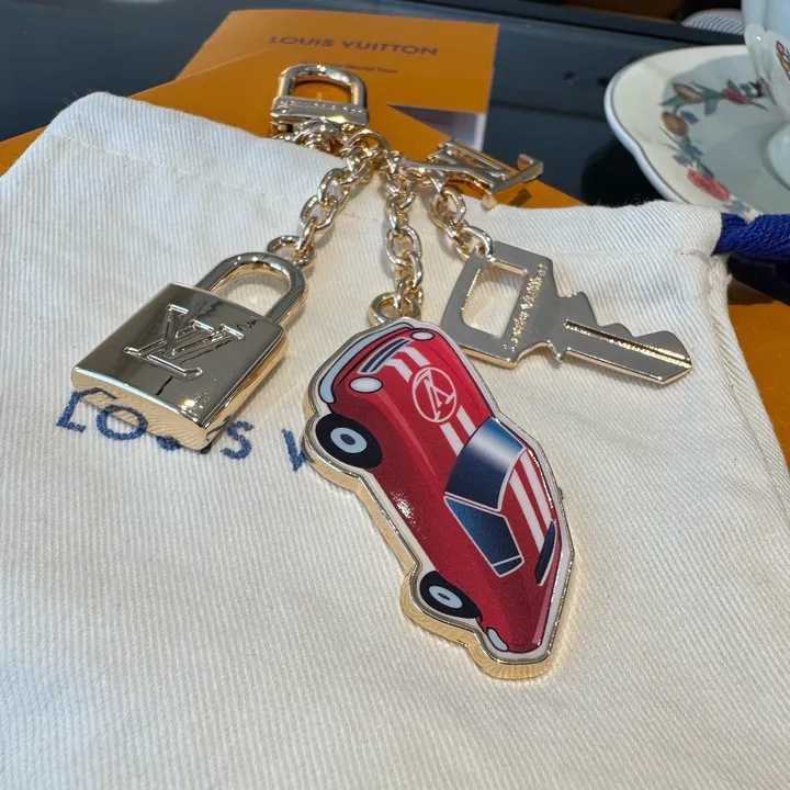 スーパーコピー ルイヴィトン キーホルダー