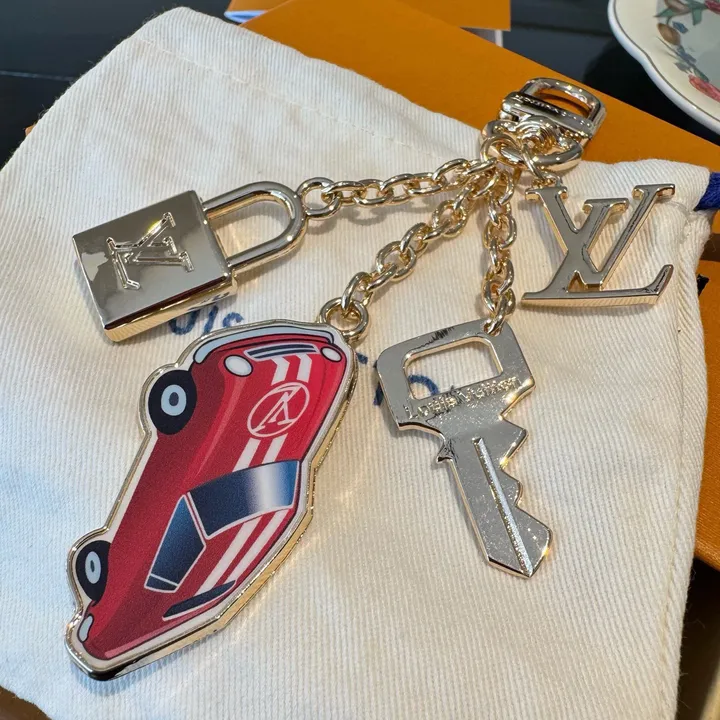 スーパーコピー ルイヴィトン キーホルダー
