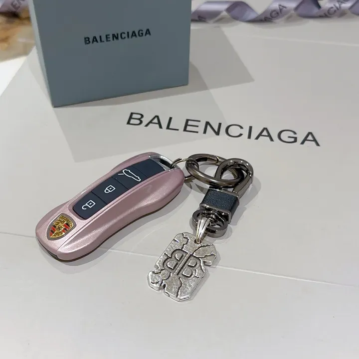 スーパーコピー バレンシアガ キーホルダー