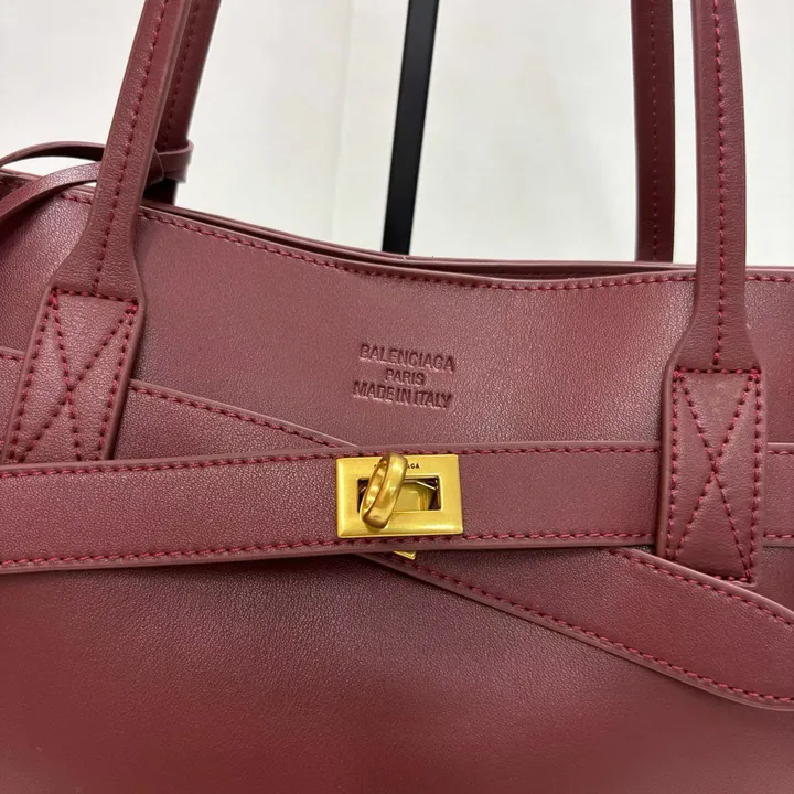 スーパーコピー バレンシアガ キーホルダー