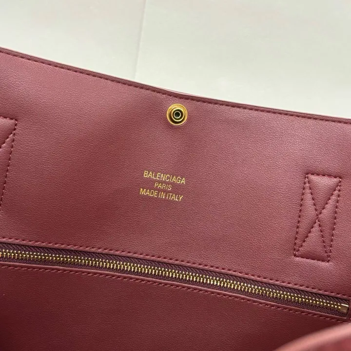 スーパーコピー バレンシアガ キーホルダー