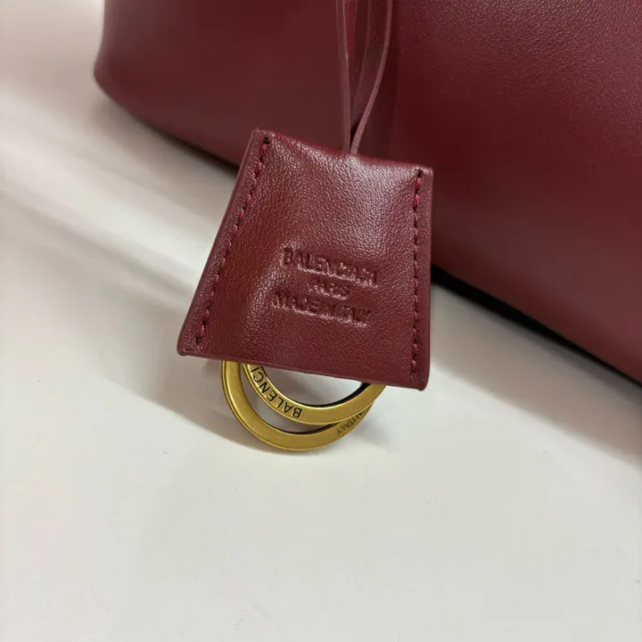 スーパーコピー バレンシアガ キーホルダー