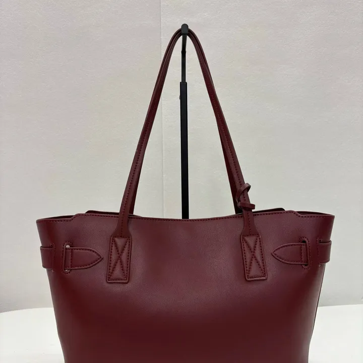 スーパーコピー バレンシアガ キーホルダー