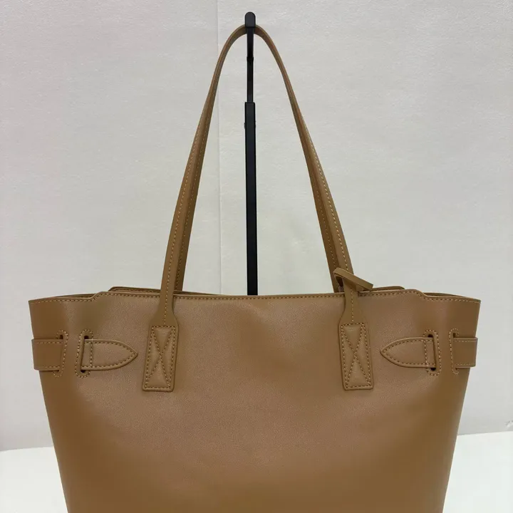 スーパーコピー バレンシアガ キーホルダー