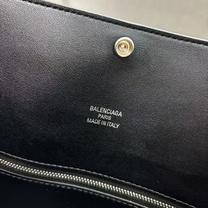 スーパーコピー バレンシアガ キーホルダー