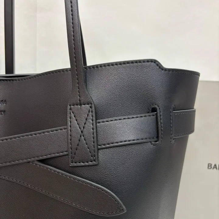 スーパーコピー バレンシアガ キーホルダー