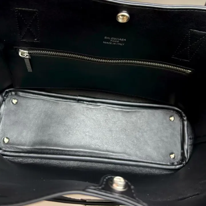 スーパーコピー バレンシアガ キーホルダー