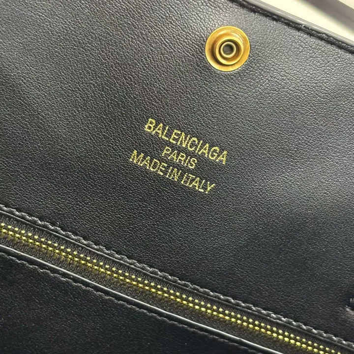 スーパーコピー バレンシアガ キーホルダー