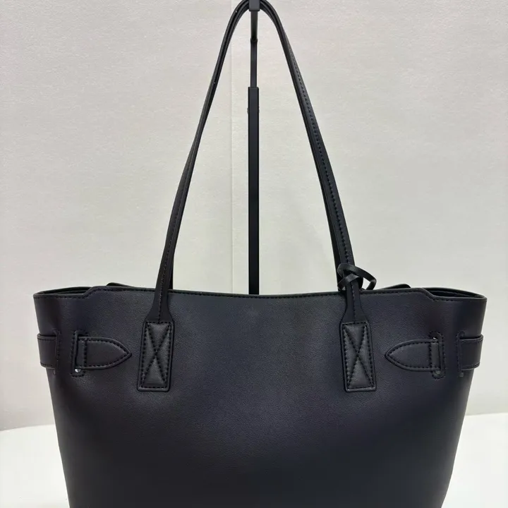 スーパーコピー バレンシアガ キーホルダー