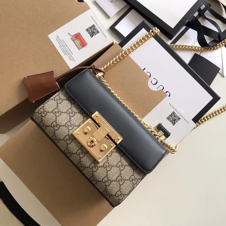 スーパーコピー ルイヴィトン キーホルダー