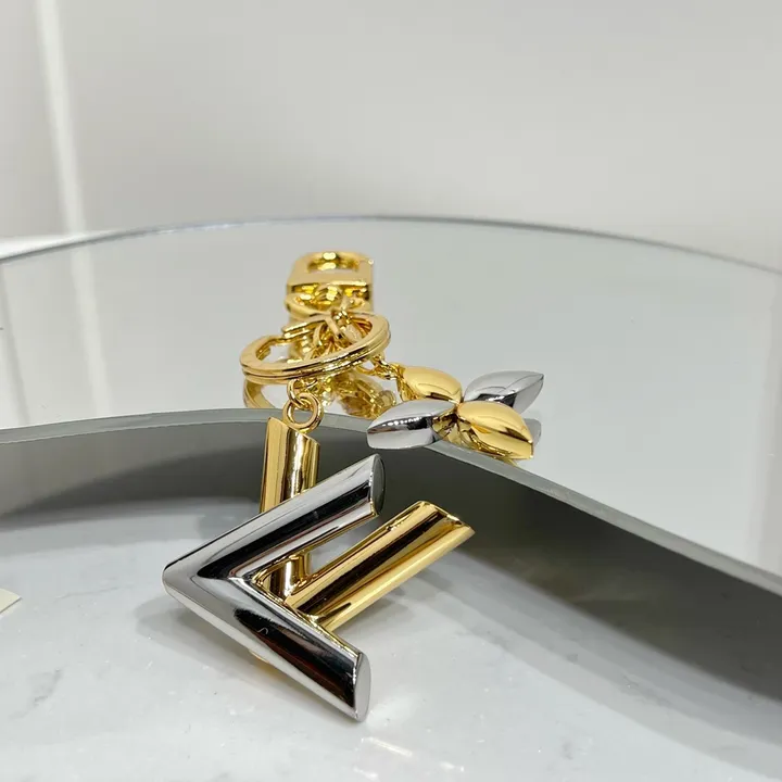 スーパーコピー ルイヴィトン キーホルダー