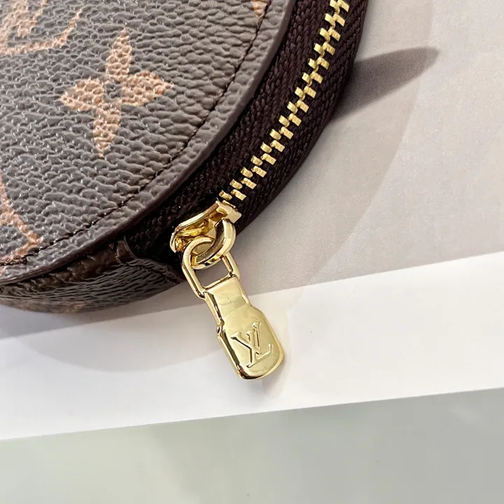 スーパーコピー ルイヴィトン キーホルダー