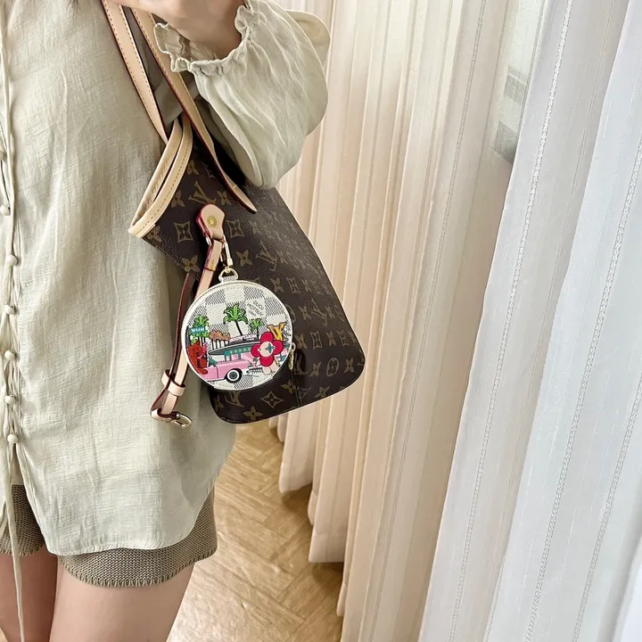 スーパーコピー ルイヴィトン キーホルダー