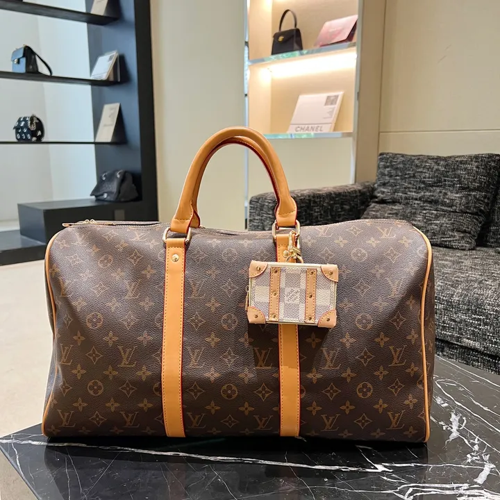 スーパーコピー ルイヴィトン キーホルダー