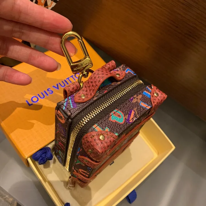 スーパーコピー ルイヴィトン キーホルダー