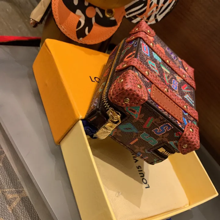 スーパーコピー ルイヴィトン キーホルダー