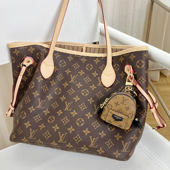 スーパーコピー ルイヴィトン キーホルダー