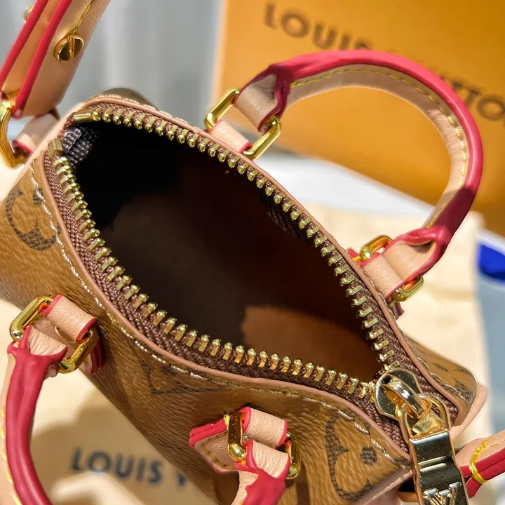 スーパーコピー ルイヴィトン キーホルダー