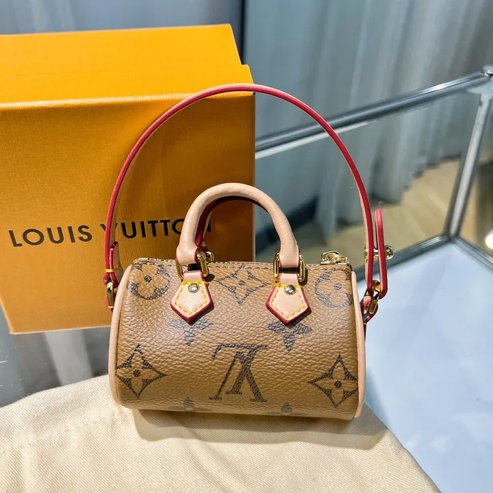 スーパーコピー ルイヴィトン キーホルダー