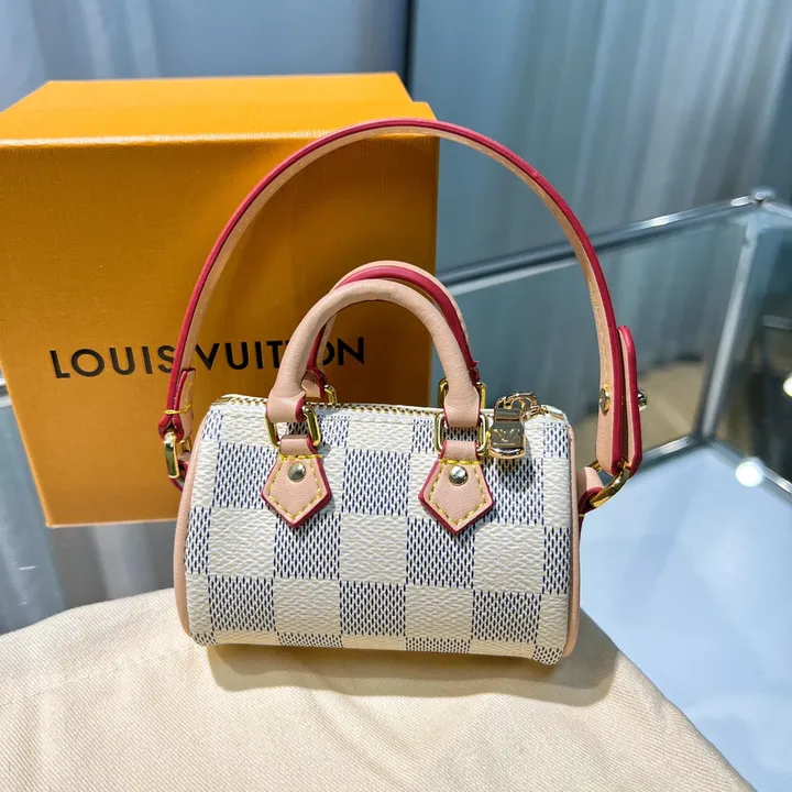 スーパーコピー ルイヴィトン キーホルダー