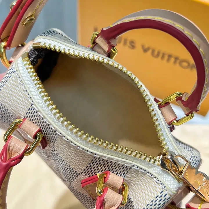 スーパーコピー ルイヴィトン キーホルダー