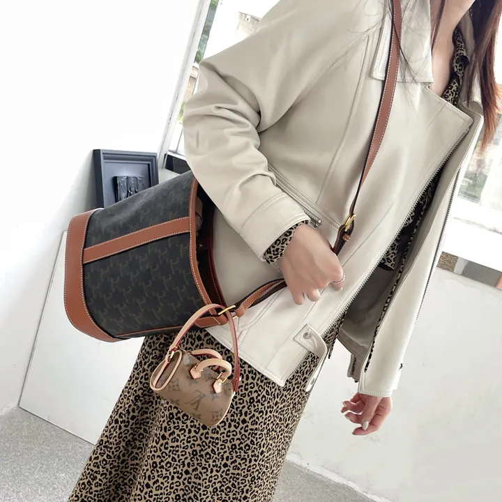 スーパーコピー ルイヴィトン キーホルダー