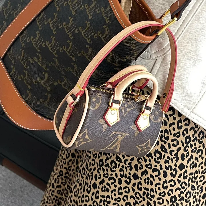 スーパーコピー ルイヴィトン キーホルダー