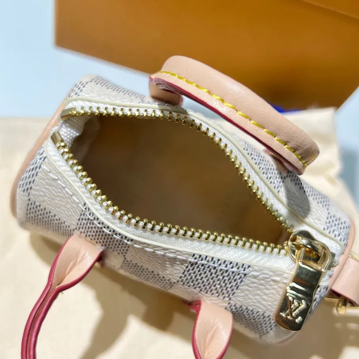 スーパーコピー ルイヴィトン キーホルダー