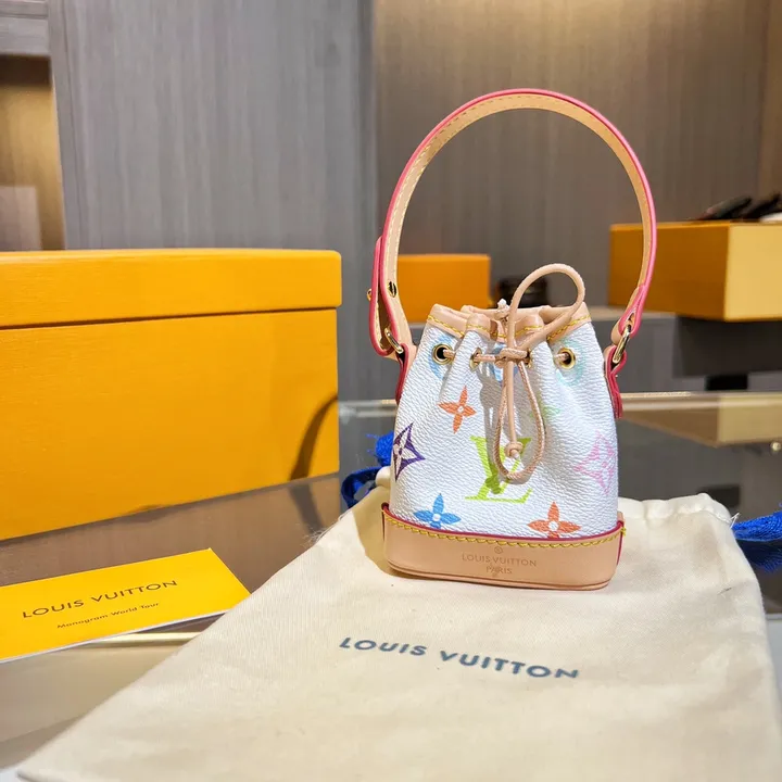 スーパーコピー ルイヴィトン キーホルダー