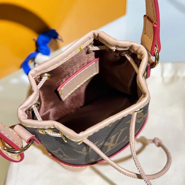 スーパーコピー ルイヴィトン キーホルダー