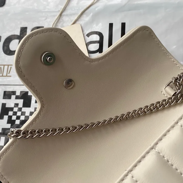 スーパーコピー ルイヴィトン キーホルダー