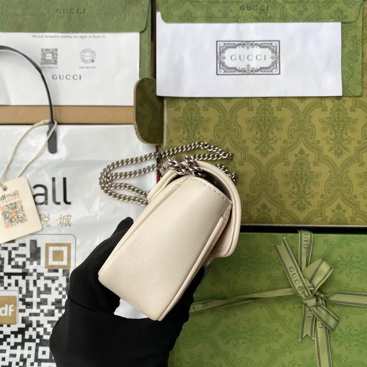 スーパーコピー ルイヴィトン キーホルダー