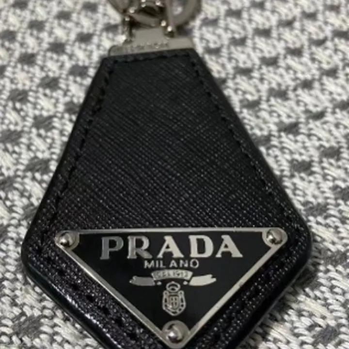 スーパーコピー プラダ キーホルダー