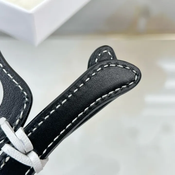 スーパーコピー ロエベ キーホルダー