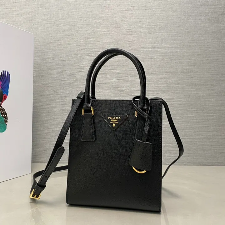 スーパーコピー プラダ キーホルダー