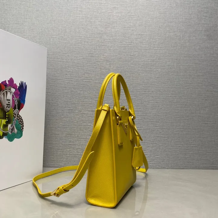 スーパーコピー プラダ キーホルダー