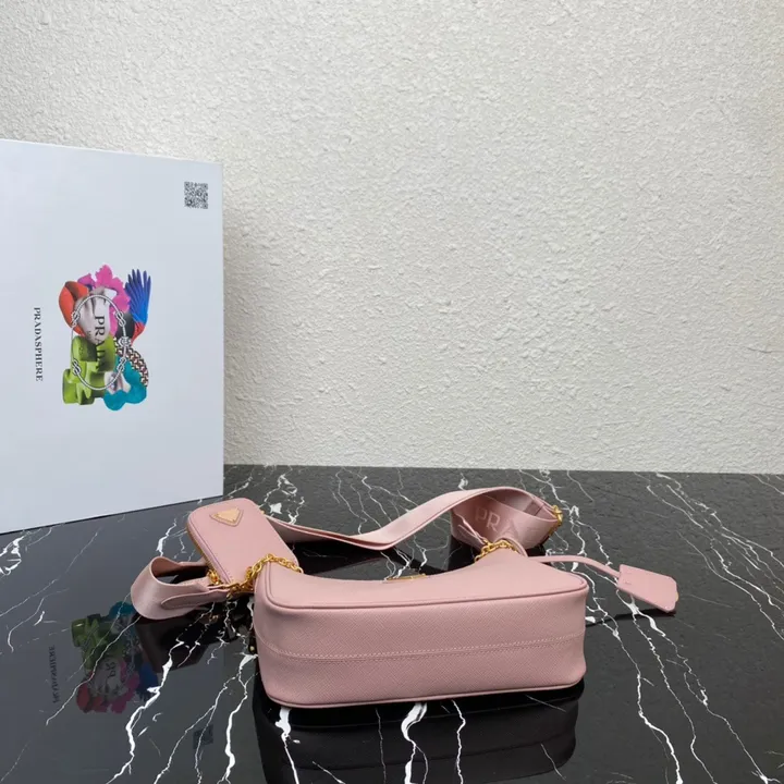 スーパーコピー プラダ キーホルダー