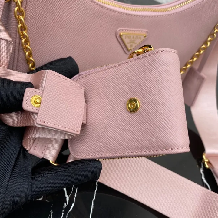 スーパーコピー プラダ キーホルダー