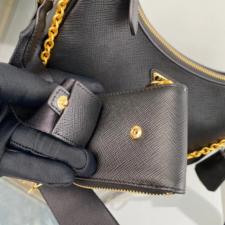 スーパーコピー プラダ キーホルダー