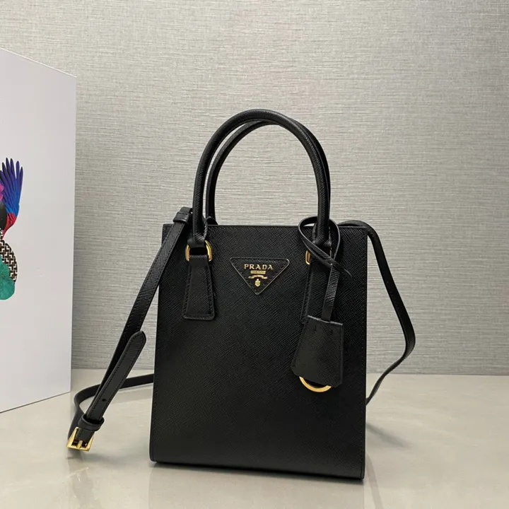 スーパーコピー プラダ キーホルダー